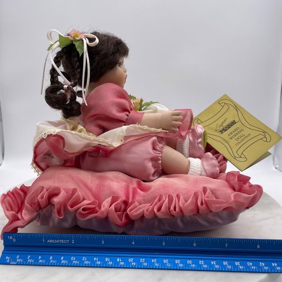 Seymour Mann Doll Connoiseur Collection Musical Erin Porcelain Plays "Aura Lee" - Picture 4 of 16